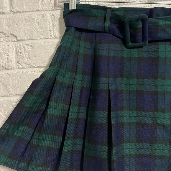 Pleated plaid mini skirt - Picture 2 of 3